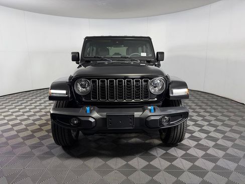 Used 2024 Jeep Wrangler Unlimited w/ Technology Group AWD/4WD image 5