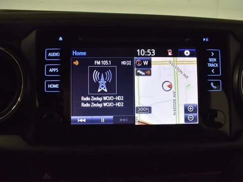 Used 2017 Toyota Tacoma TRD Sport w/ Tow Package (A/T) AWD/4WD image 19