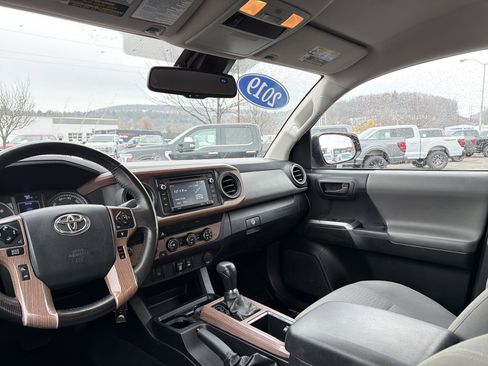 Used 2019 Toyota Tacoma SR5 image 15