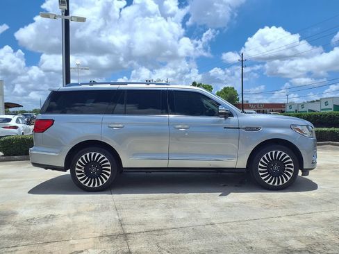 Used 2020 Lincoln Navigator Black Label w/ Cargo Convenience Package AWD/4WD image 8
