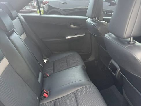 Used 2012 Toyota Camry SE FWD image 17