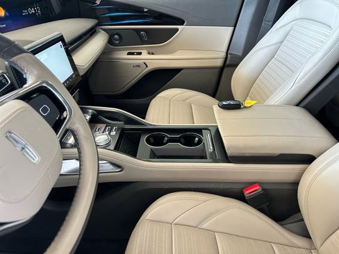 Used 2024 Lincoln Nautilus Reserve w/ Equipment Group 202A AWD/4WD image 22