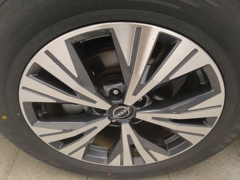 Used 2023 Nissan Rogue SV FWD image 31