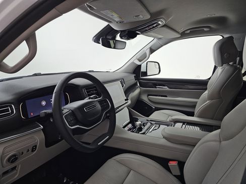 Used 2022 Jeep Wagoneer Series II image 7