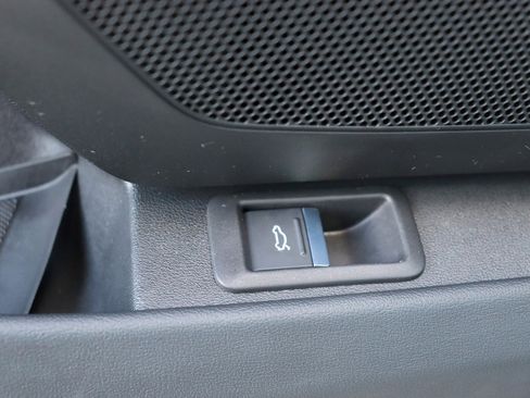 Used 2022 Audi e-tron GT Premium Plus image 26