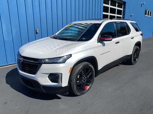 Used 2023 Chevrolet Traverse Premier w/ Redline Edition image 2