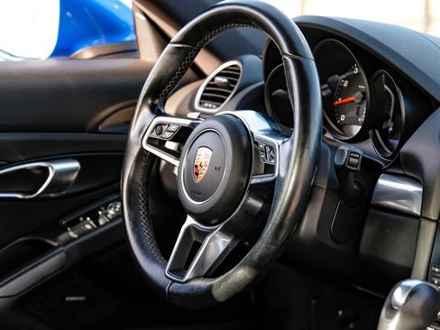 Used 2017 Porsche 718 Cayman RWD image 11