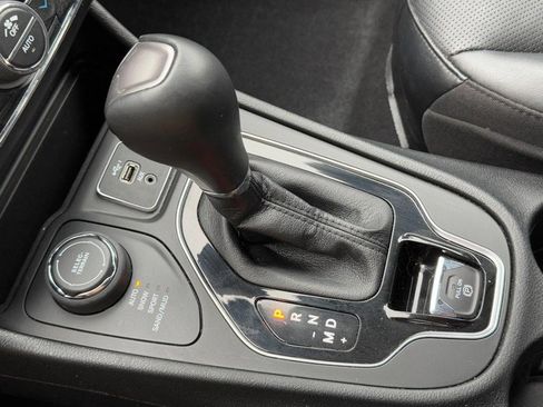 Used 2023 Jeep Cherokee Altitude Lux image 19