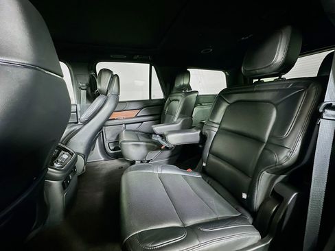 Used 2021 Lincoln Navigator Reserve image 14