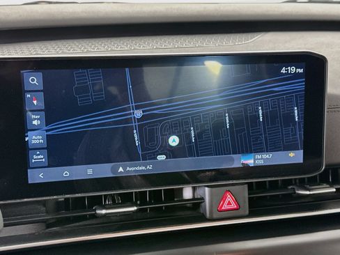 Used 2025 Kia Carnival FWD image 22