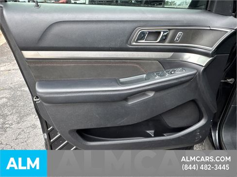 Used 2019 Ford Explorer XLT w/ Equipment Group 202A image 12