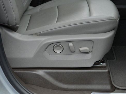 Used 2025 GMC Sierra 2500 SLT w/ SLT Premium Package image 34