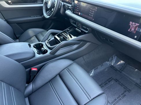New 2026 Porsche Cayenne S AWD/4WD image 17