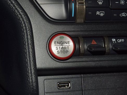 Used 2022 Ford Mustang Shelby GT500 w/ Technology Package image 37