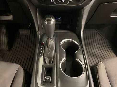 Used 2020 Chevrolet Equinox LT image 12