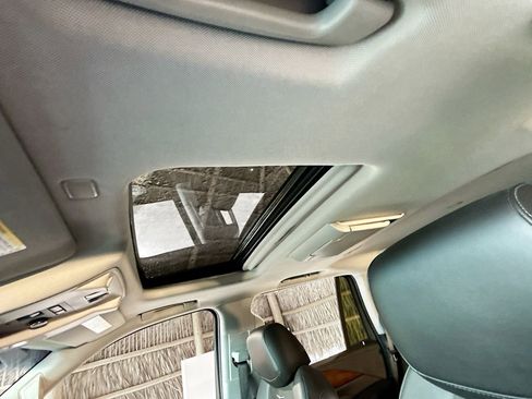 Used 2018 Cadillac Escalade Premium Luxury image 24