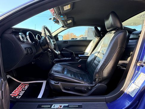 Used 2005 Ford Mustang GT Premium image 16