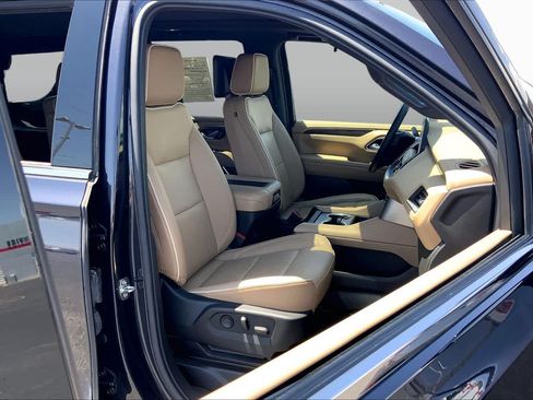 Used 2023 Chevrolet Tahoe Premier AWD/4WD image 9