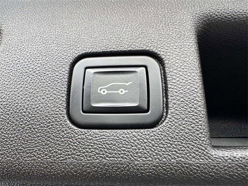 Certified 2022 Chevrolet Equinox RS w/ RS Leather Package image 18