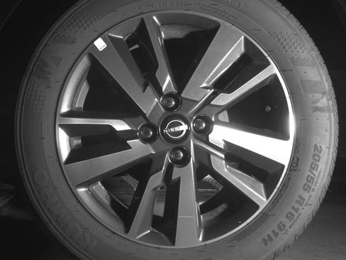 Used 2025 Nissan Versa SV image 14