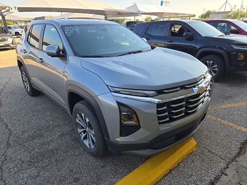 Used 2026 Chevrolet Equinox LT FWD image 2