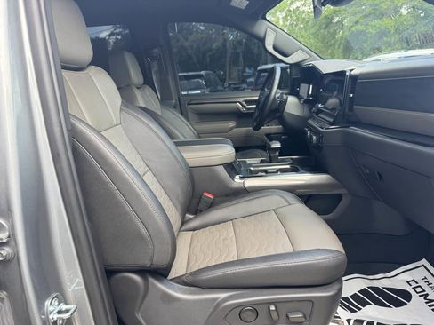 Used 2023 Chevrolet Silverado 1500 ZR2 AWD/4WD image 9