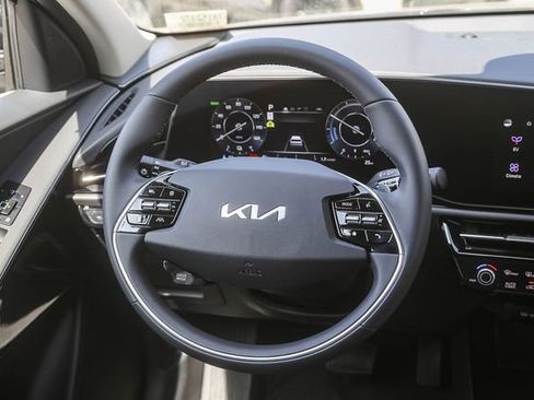 New 2026 Kia Niro Wind FWD image 8