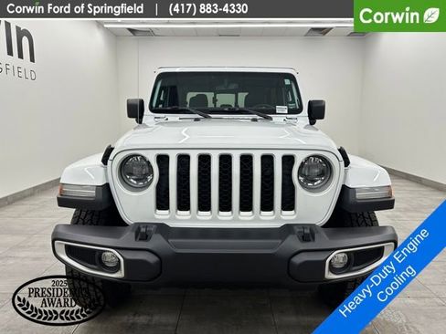 Used 2023 Jeep Gladiator Overland w/ LED Lighting Group AWD/4WD image 8