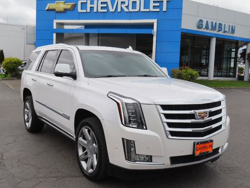 Used 2017 Cadillac Escalade Premium Luxury AWD/4WD image 1