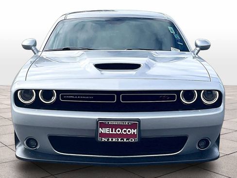Used 2019 Dodge Challenger R/T image 3