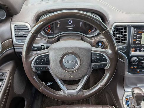 Used 2018 Jeep Grand Cherokee Overland AWD/4WD image 29