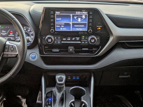 Certified 2022 Toyota Highlander XLE image 15