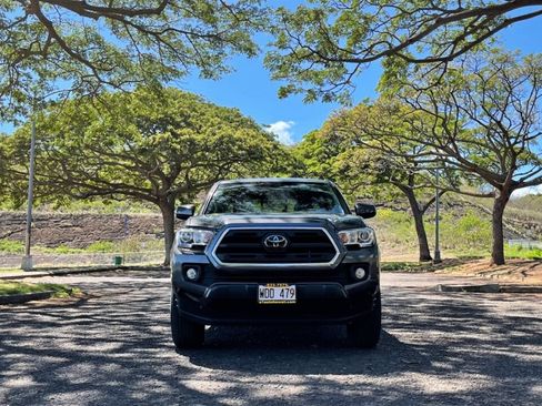 Used 2018 Toyota Tacoma SR5 image 8