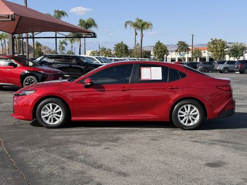 Used 2025 Toyota Camry LE FWD image 9