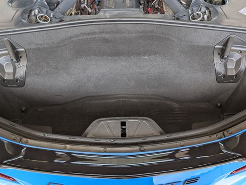Used 2024 Chevrolet Corvette Stingray Premium Cpe w/ Z51 Performance Package RWD image 17