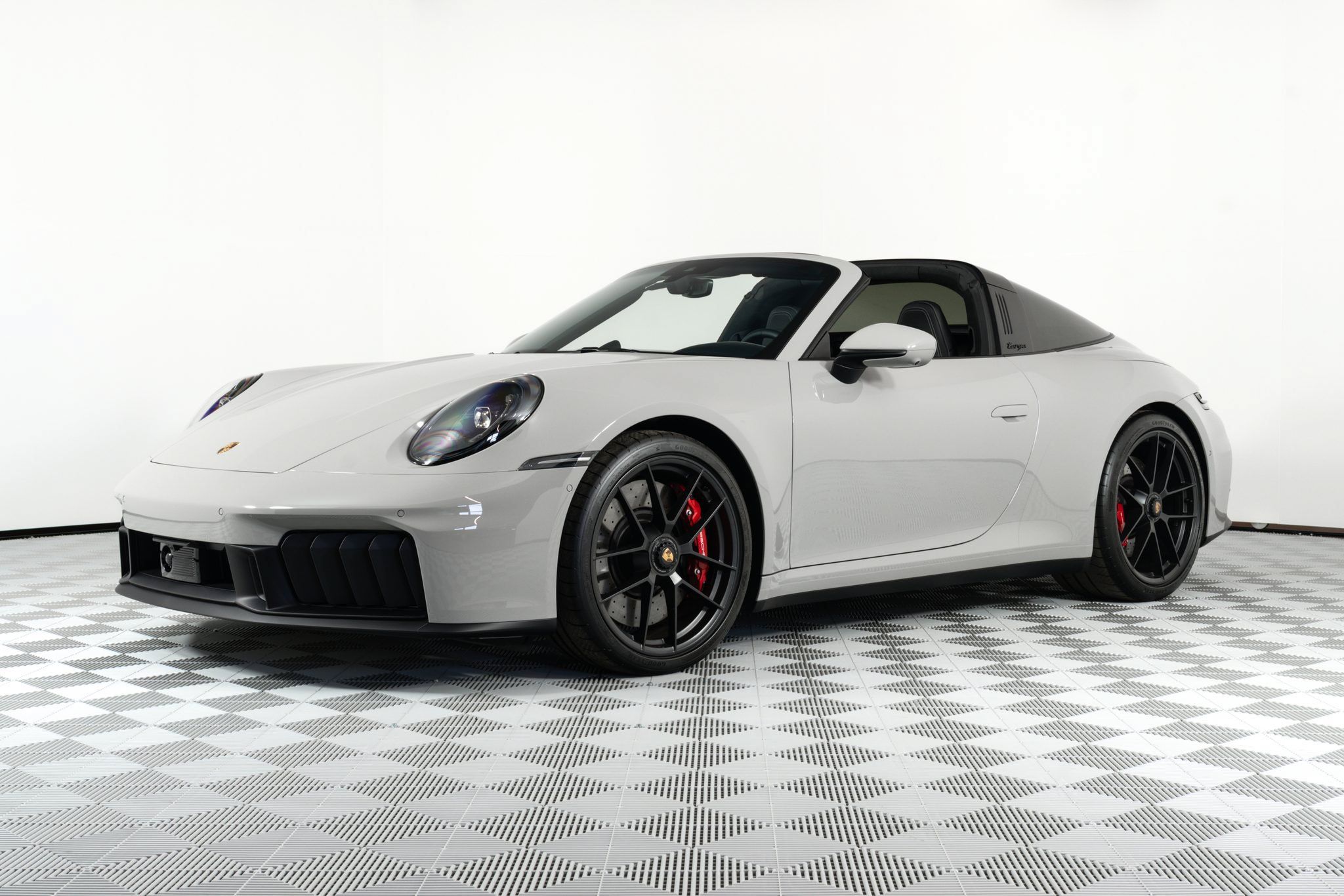 Used 2025 Porsche 911 Targa 4 GTS AWD/4WD image 7