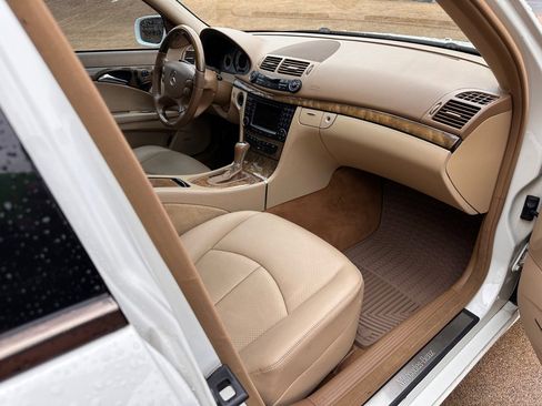 Used 2007 Mercedes-Benz E 350 4MATIC Sedan w/ Premium Pkg 1 image 14