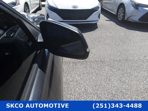 Used 2018 BMW 320i Sedan image 10