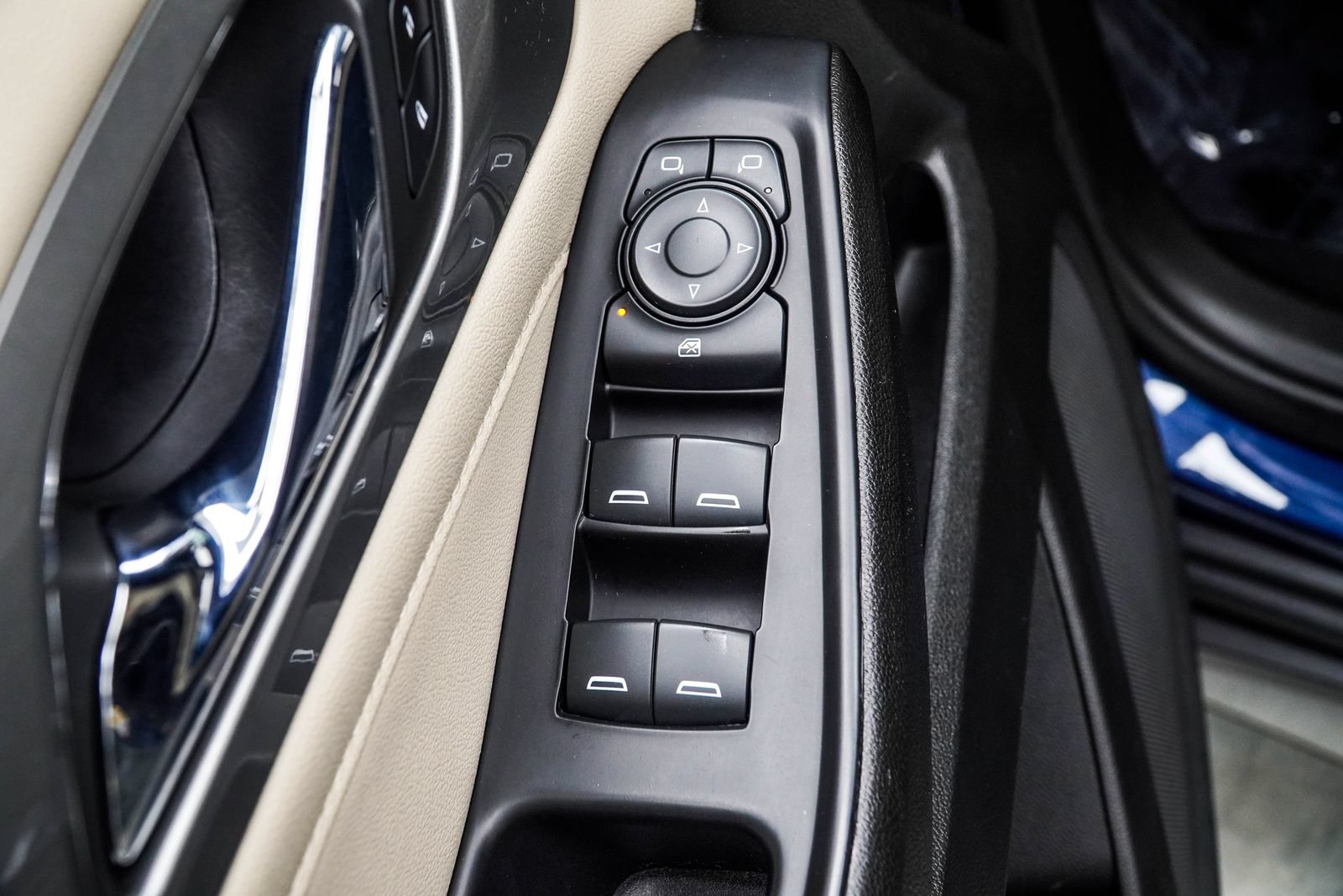 Used 2023 Chevrolet Traverse LS FWD image 34