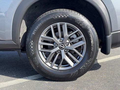 Used 2025 Nissan Rogue S FWD image 9