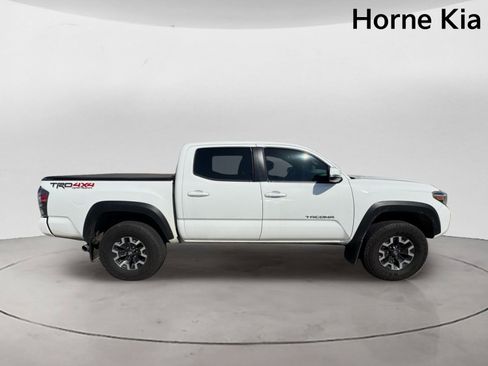 Used 2023 Toyota Tacoma TRD Off-Road w/ Technology Package AWD/4WD image 3