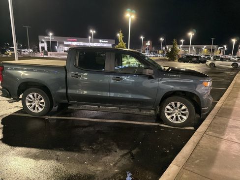 Used 2020 Chevrolet Silverado 1500 Custom w/ Custom Value Package image 11