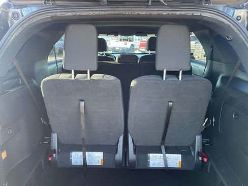 Used 2017 Ford Explorer XLT image 13