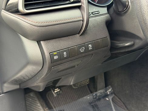 Used 2019 Toyota Camry LE FWD image 15