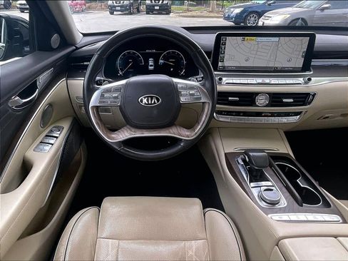 Used 2019 Kia K900 Luxury w/ VIP Package image 7