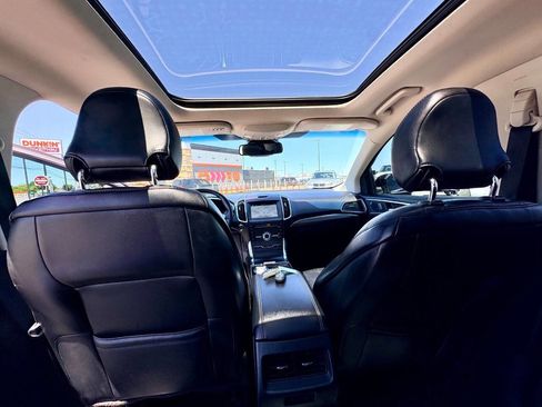 Used 2019 Ford Edge Titanium w/ Equipment Group 301A AWD/4WD image 22