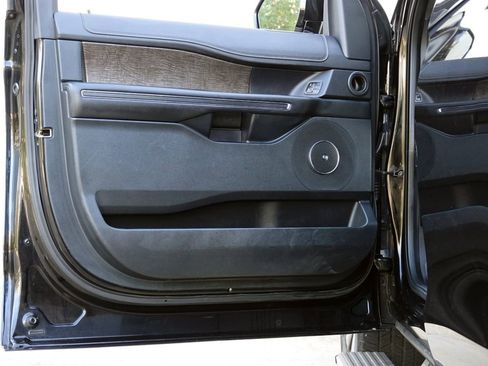 Used 2020 Ford Expedition Limited image 37