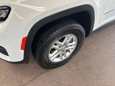 Certified 2023 Jeep Grand Cherokee Laredo w/ Luxury Tech Group I AWD/4WD image 6