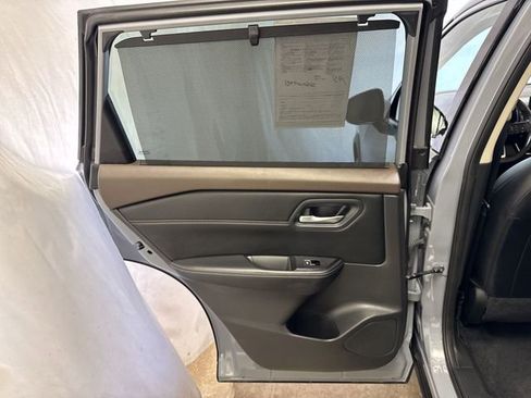 Used 2023 Nissan Rogue SL w/ SL Premium Package image 23