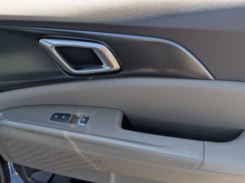 New 2026 Kia Carnival LX FWD image 29